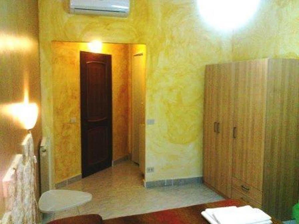 Gigi Holiday Rooms Рим Екстер'єр фото