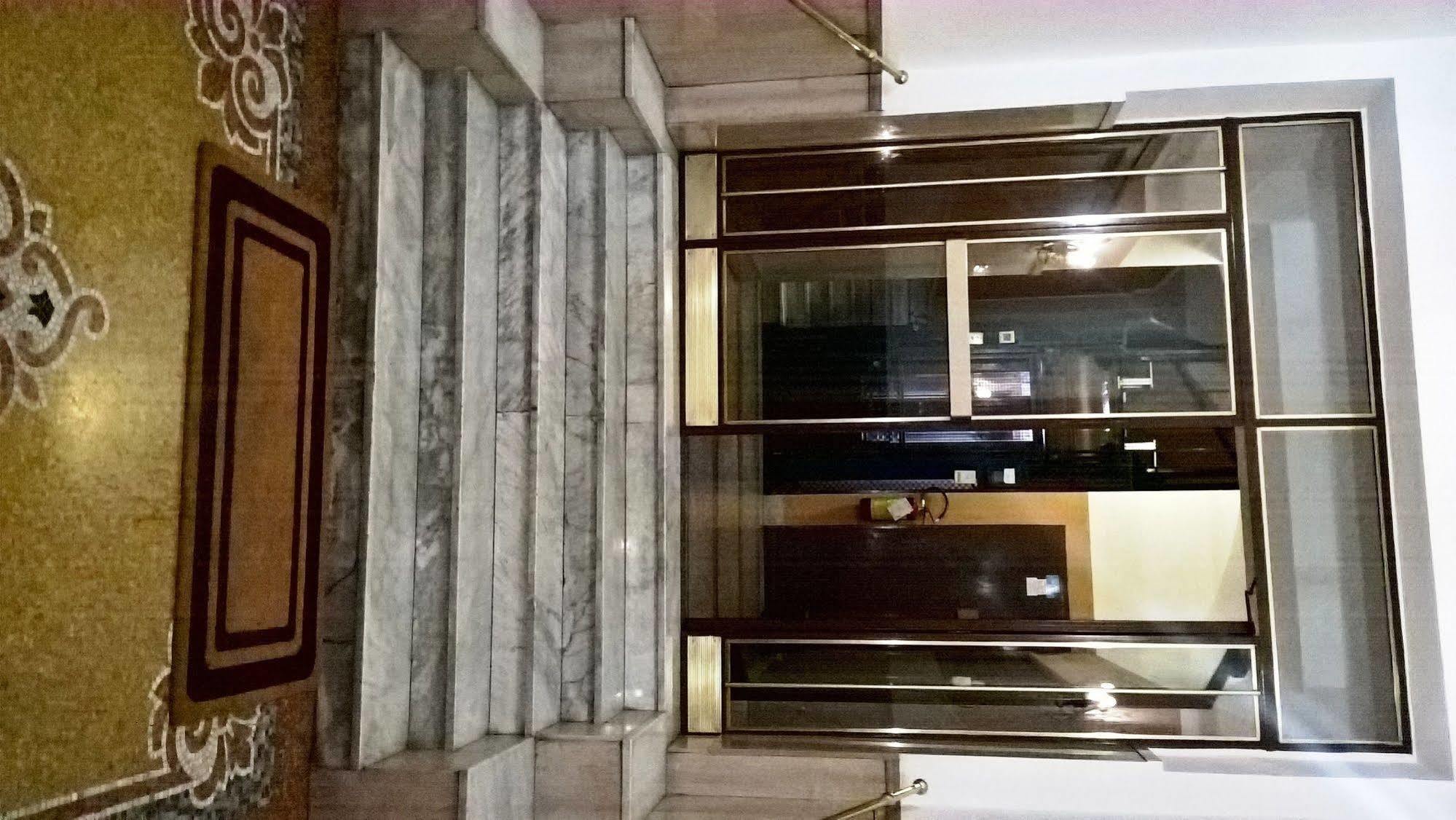 Gigi Holiday Rooms Рим Екстер'єр фото
