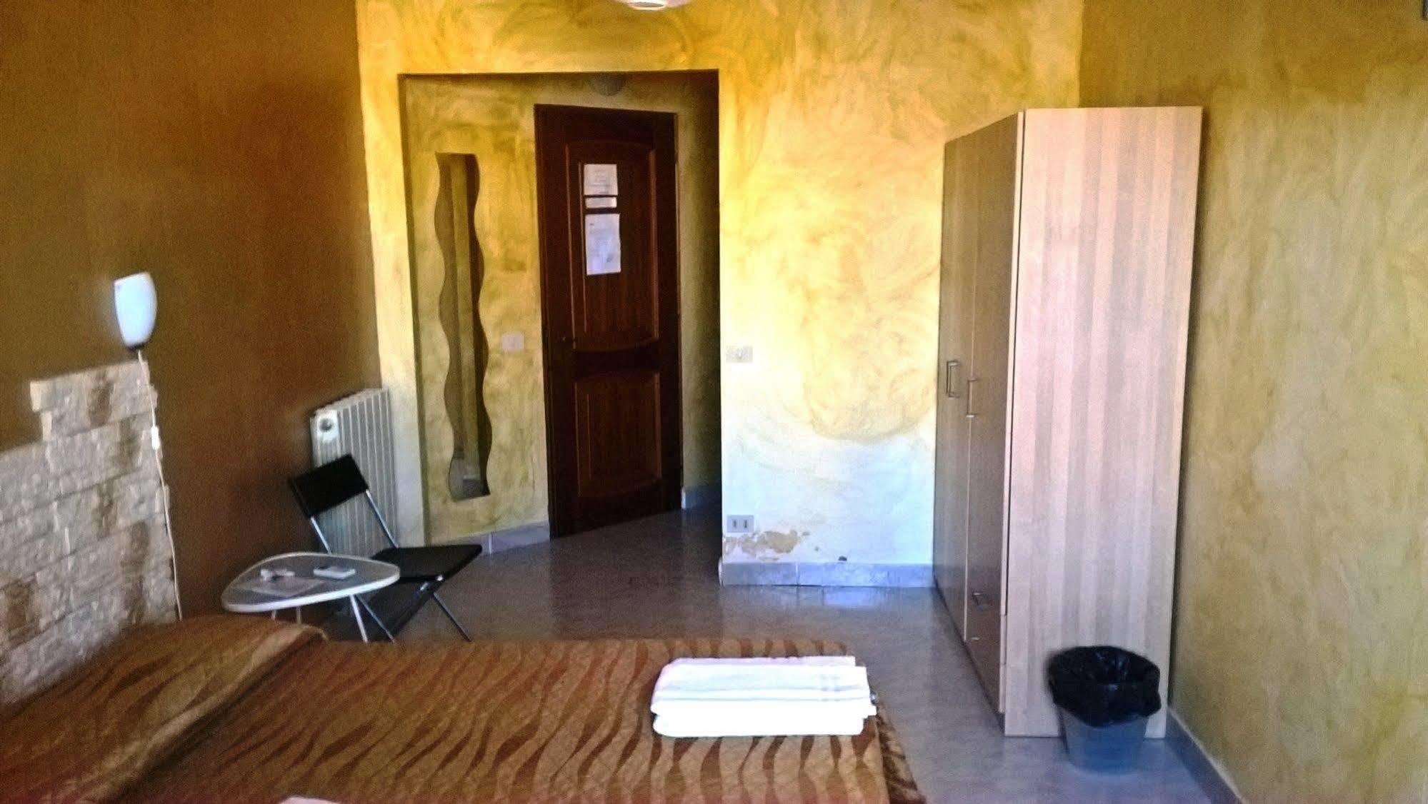 Gigi Holiday Rooms Рим Екстер'єр фото